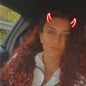 Meet your Posher, Danielle